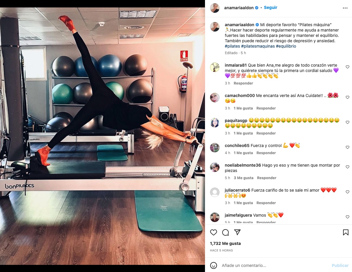 Ana María Aldón practicando pilates máquina