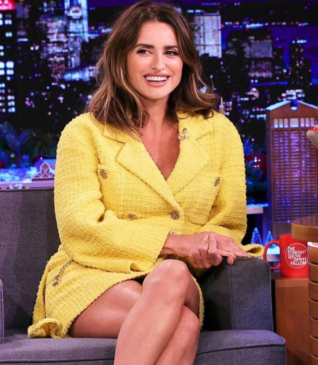 Penélope Cruz cautiva miradas con su corte long bob a capas.