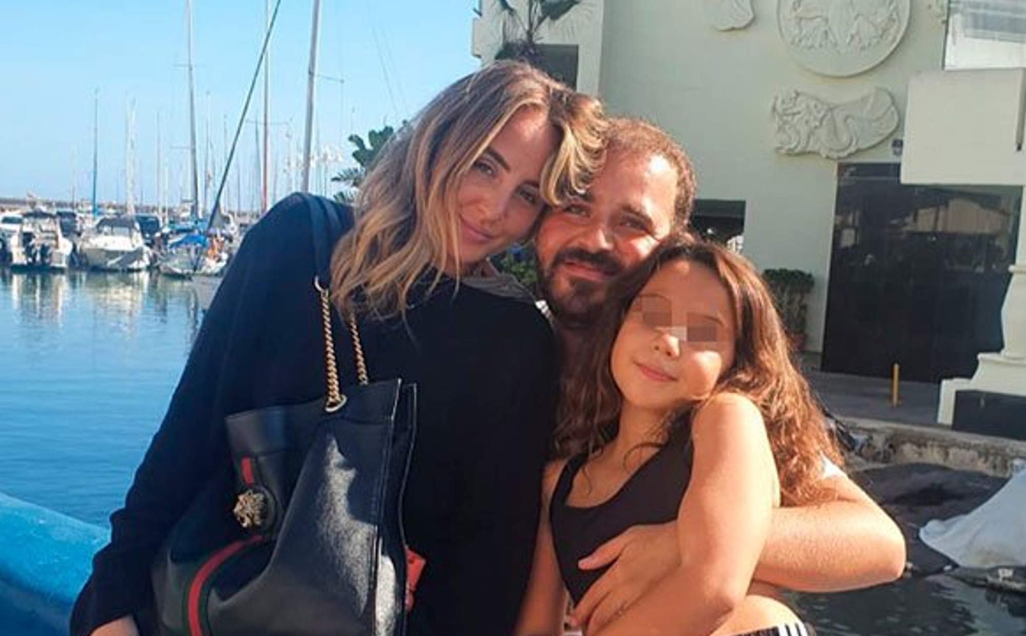 Rocío Flores junto a sus hermanos, Lola y David Flores (@rotrece)