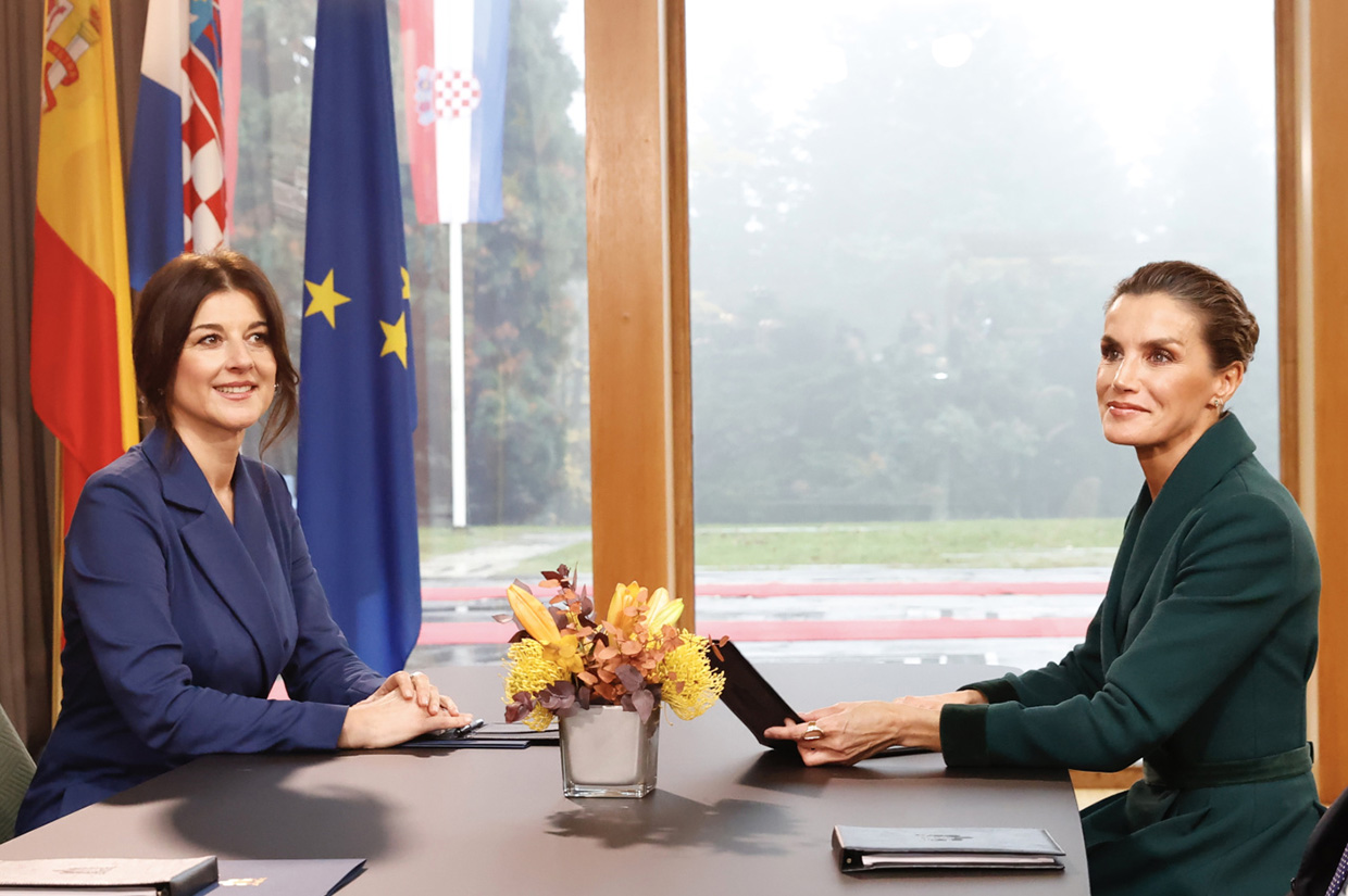 La reina Letizia reunida con la primera dama de Croacia.