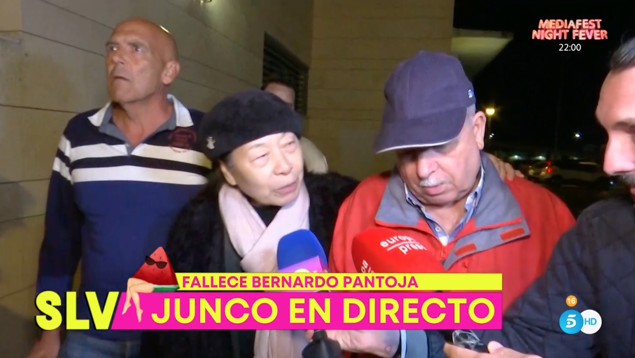 Junco salía del tanatorio con un tono conciliador y discreto ante la prensa