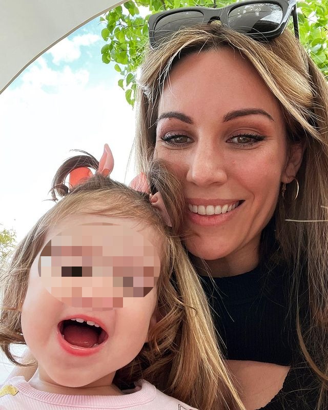 Edurne, en una imagen con su hija Yanay.