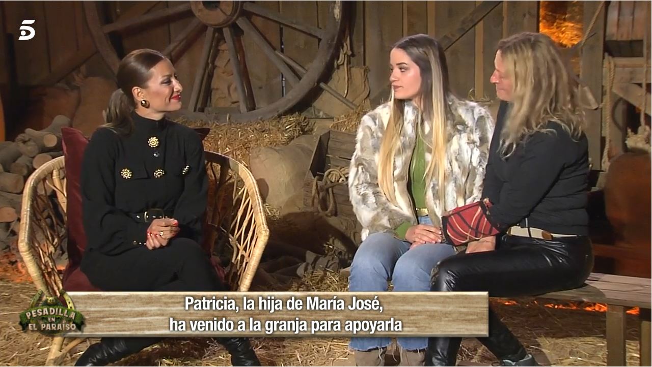 Patricia, hija de María José Galera, ha ido al programa a visitarla.