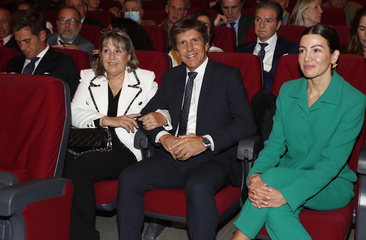 Mª Ángeles Quesada, junto a Manuel Díaz y Virginia Troconis.