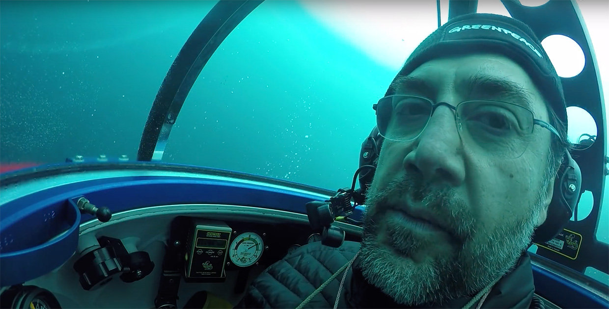 Javier Bardem en un submarino.