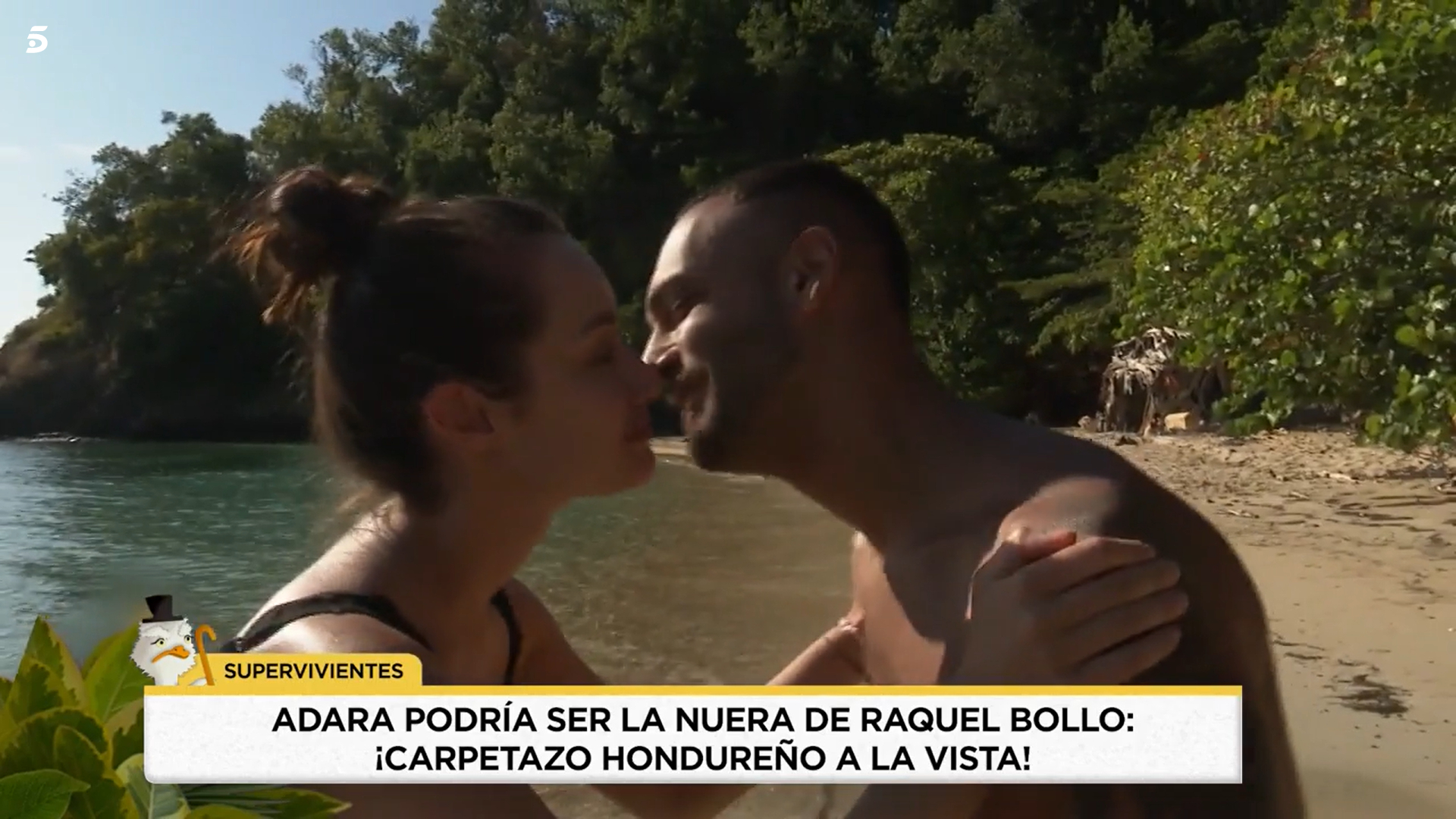 Manuel Cortés le robó un beso a Adara Molinero en 'Supervivientes 2023'.