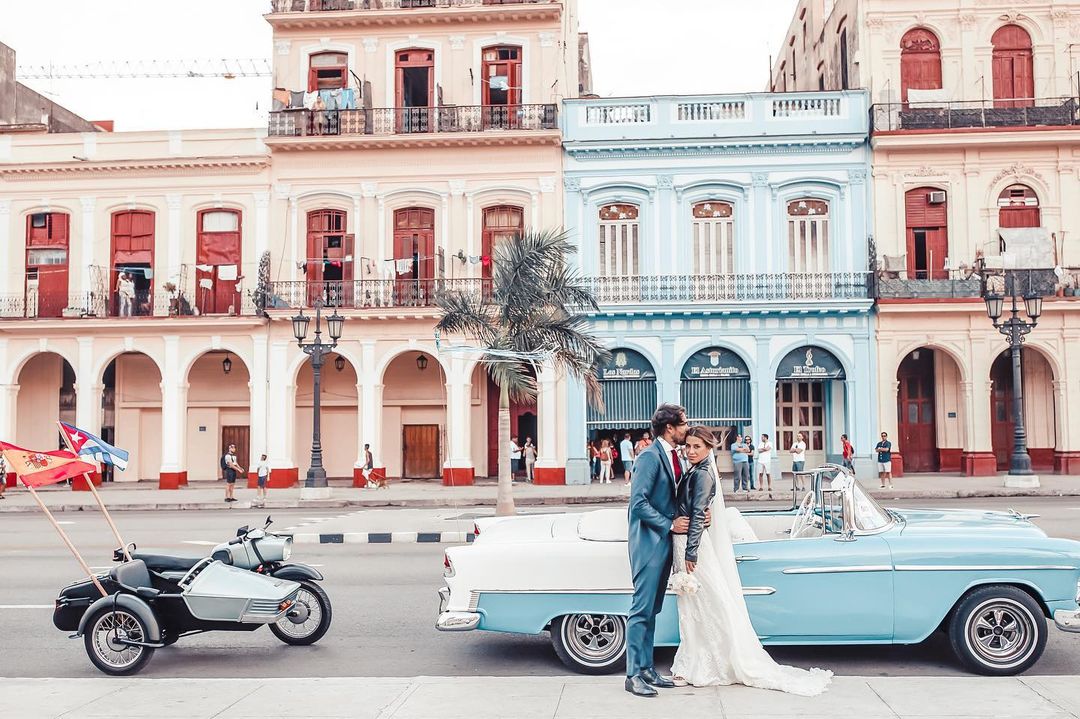 Elena Tablada y Javier Ungría, el día de su boda, en La Habana.