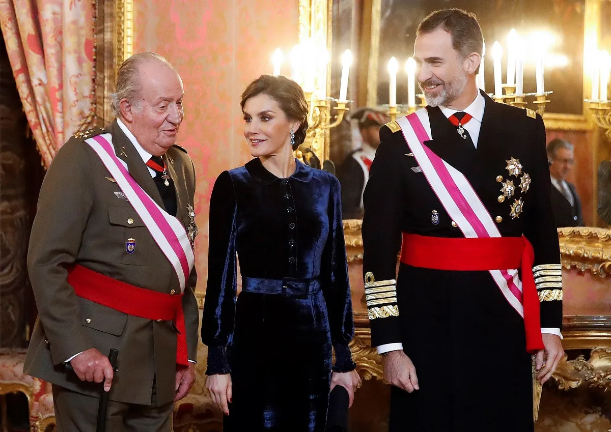 Juan Carlos, Letizia y Felipe, cuando su relación era más cordial.