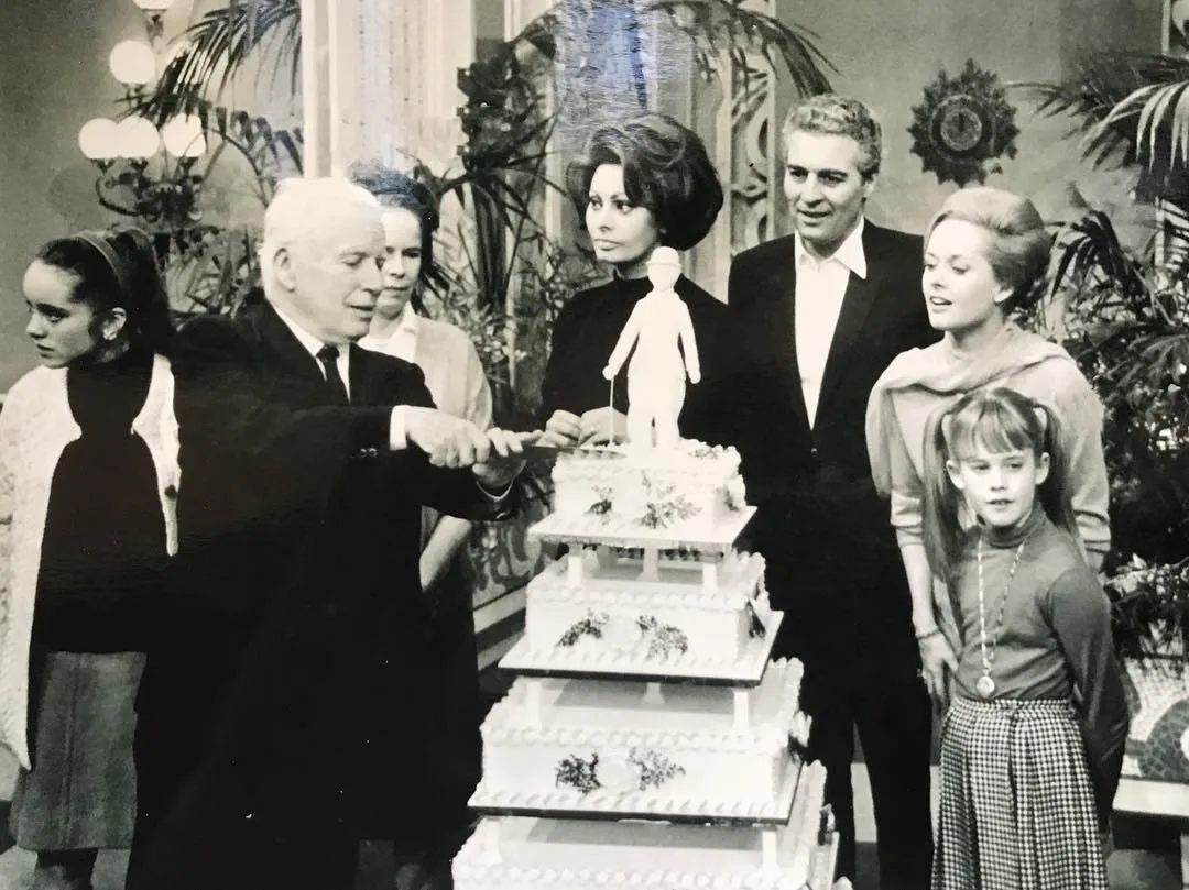 Melanie, a la derecha, acompañada de Tippi Hedren, Sophia Loren y la familia Chaplin al completo.