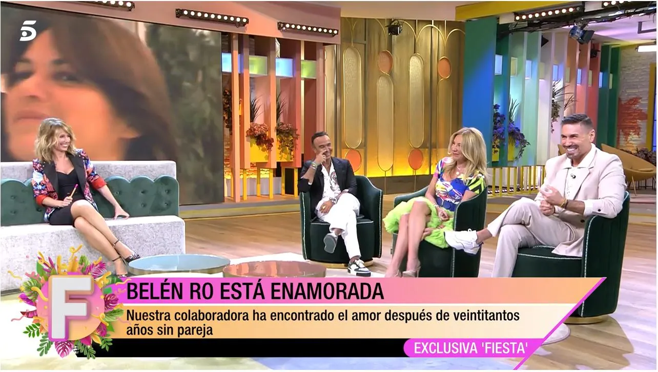 Belén Rodríguez habla de su novio en el plató de 'Fiesta'.