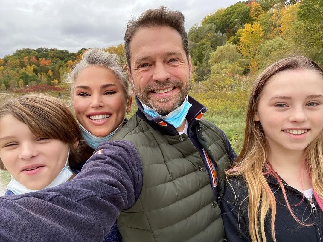 El actor vive en Canadá junto a su familia.