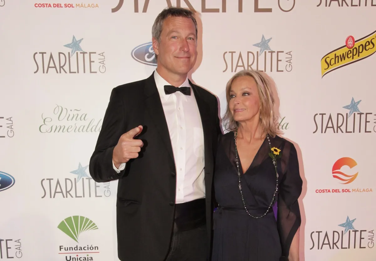 Bo Derek y su marido, John Corbett, en la actualidad.