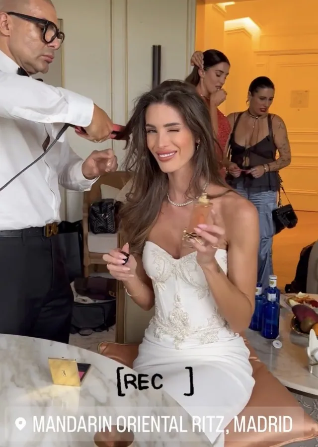 Una de las instantáneas que han salido a la luz del vestido de Marta López Álamo (Instagram)