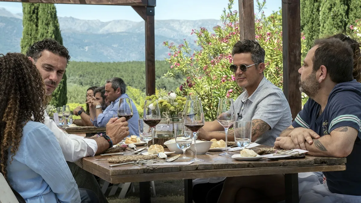 Alejandro Sanz, durante la grabación en su finca de 'MasterChef Celebrity'.