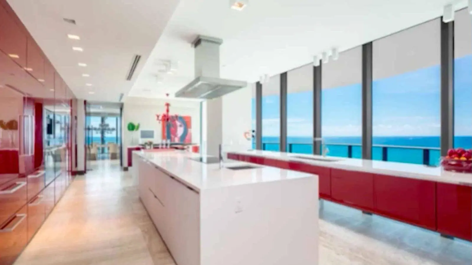 cocina-del-apartamento-de-messi-en-miami-pronto