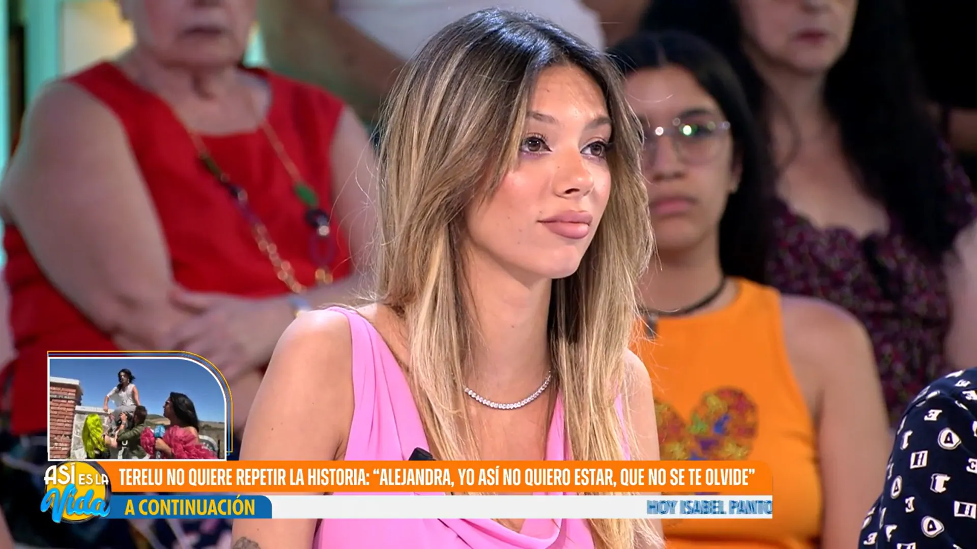 Alejandra Rubio ha reaccionado a las palabras de su madre en 'Así es la vida' (Telecinco)