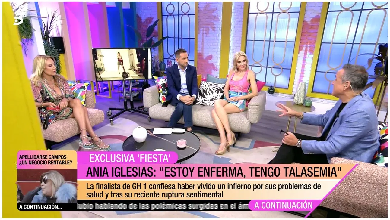 Ana Iglesias junto a Frank Blanco, Belén Ro y Aurelio Manzano.