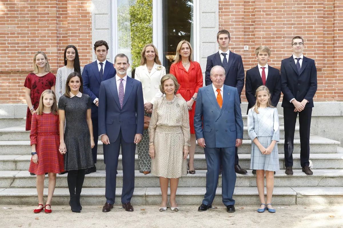 Juan Carlos y Sofía, con todos sus hijos y nietos, en 2018.