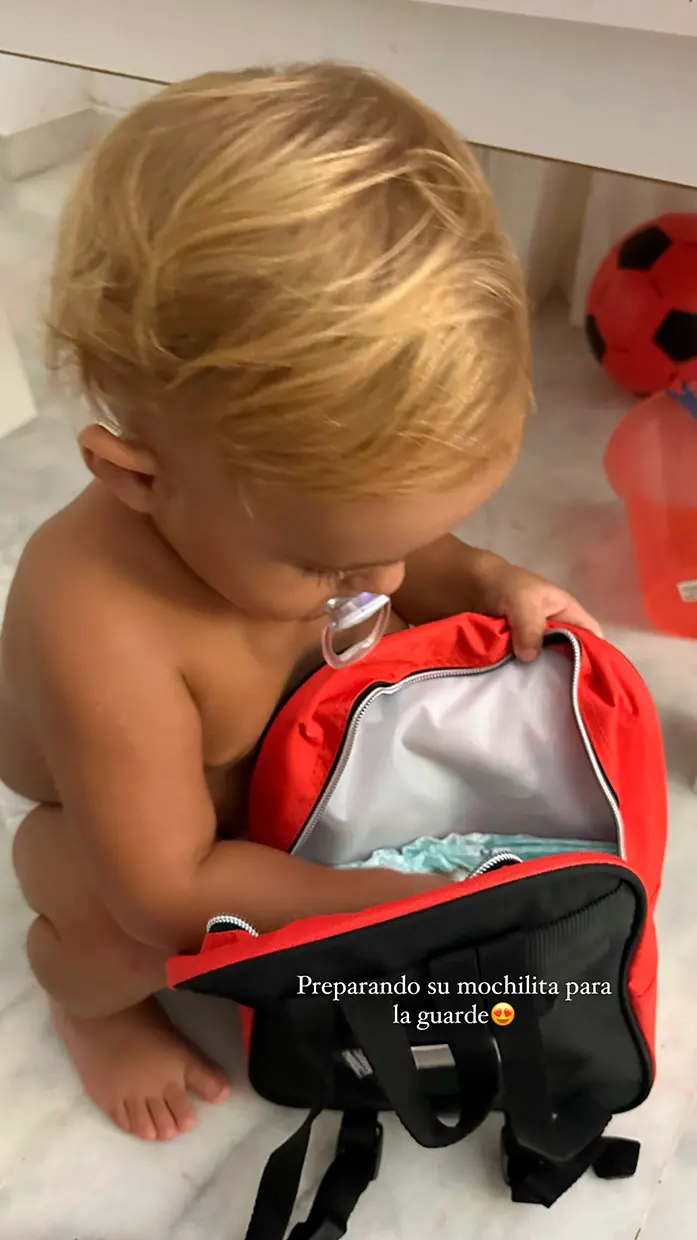 Marisa jara bebé tomas mochila guardería