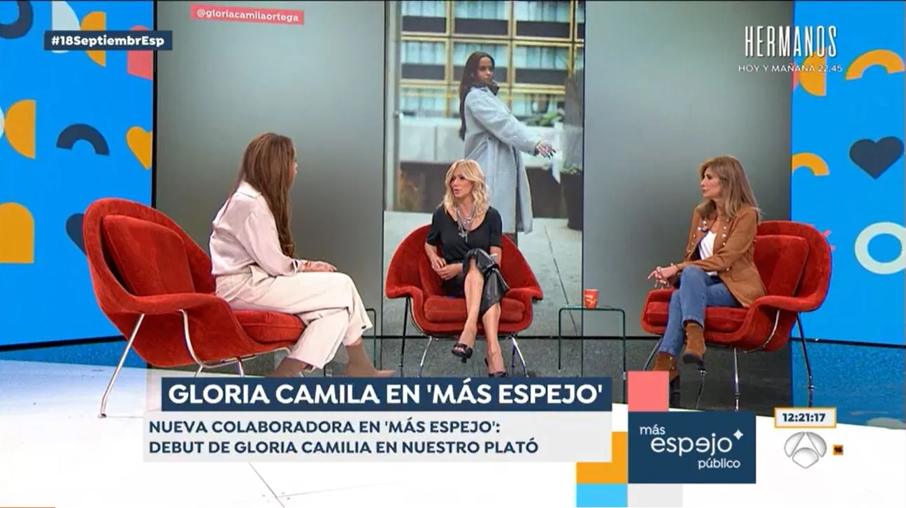 Gloria Camila, junto a Gemma López y Susanna Griso en 'Espejo público'.