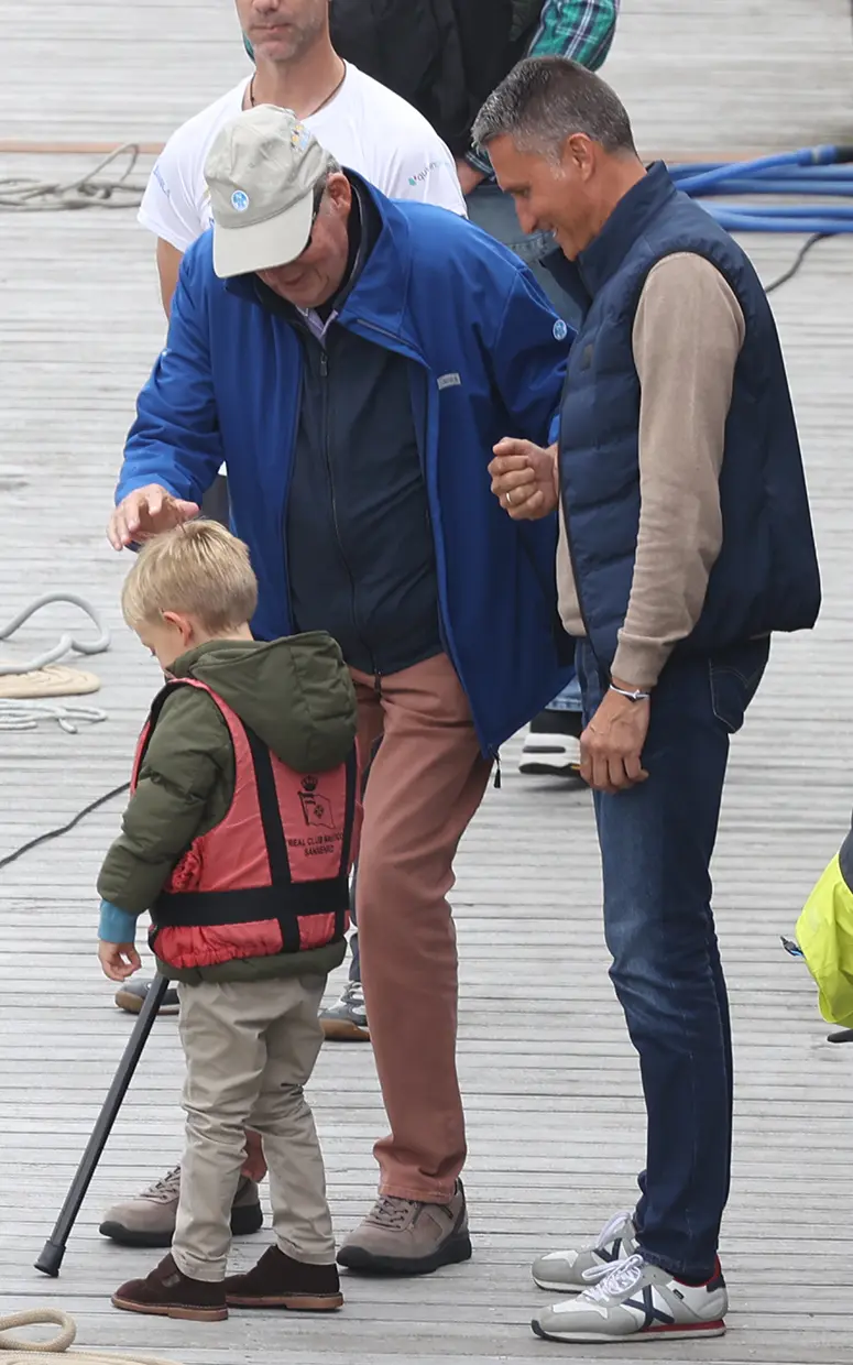 Juan Carlos con su ahijado Carlitos.