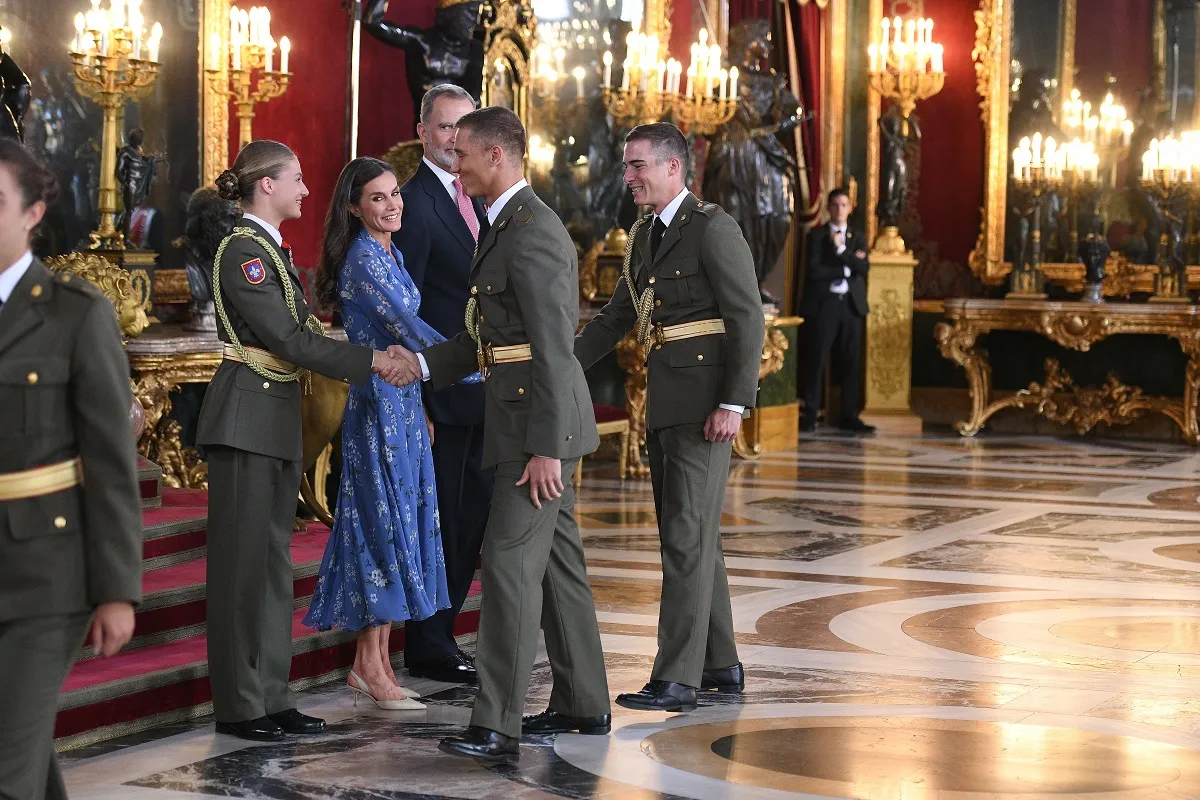 La princesa Leonor, con su compañero en el besamanos del 12 de octubre.