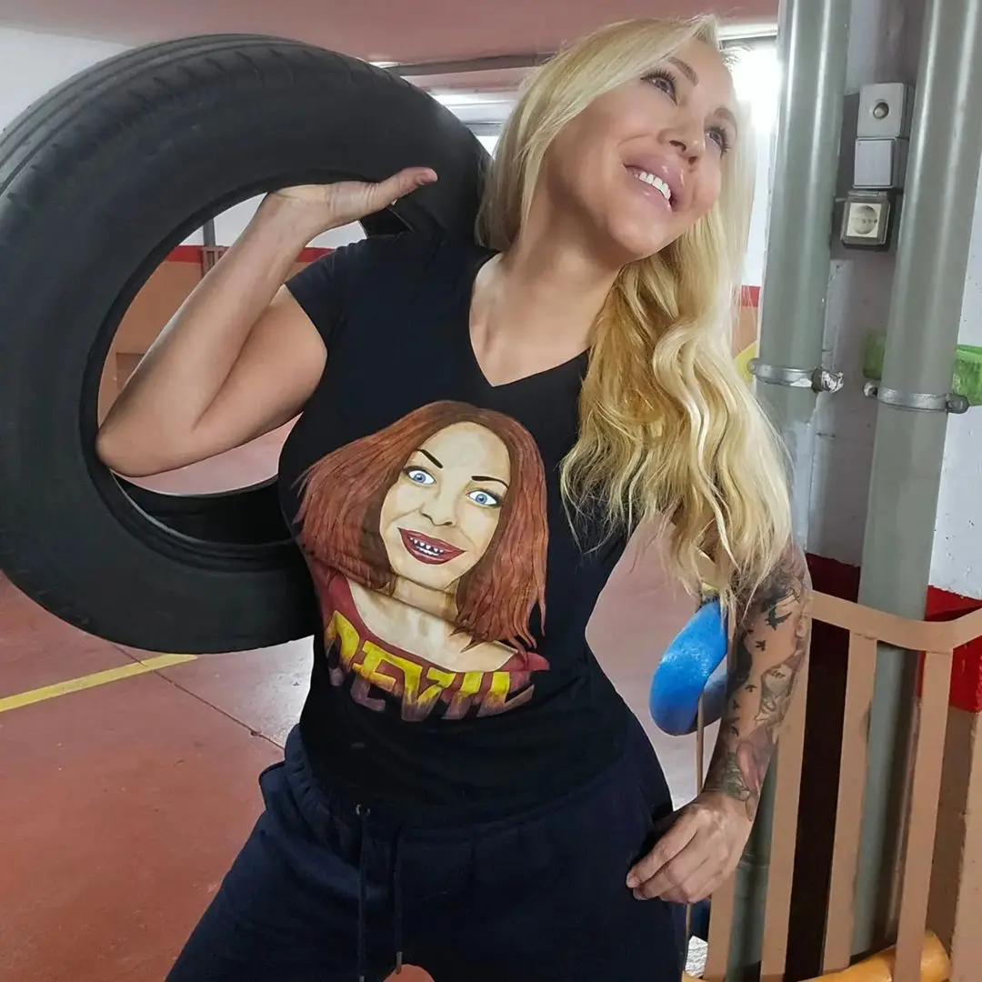 Christina Rapado con la camiseta de Sheila Devil.