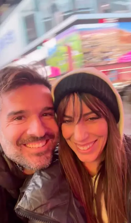 Almudena Cid y Gerardo Berodia en Times Square