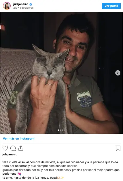 Jesulín con un gato en una imagen compartida por Julia Janeiro