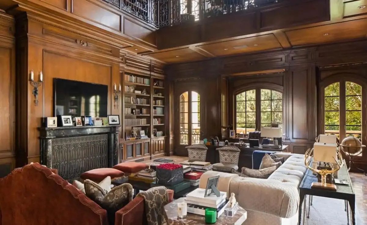 Mark Wahlberg Mansion Biblioteca