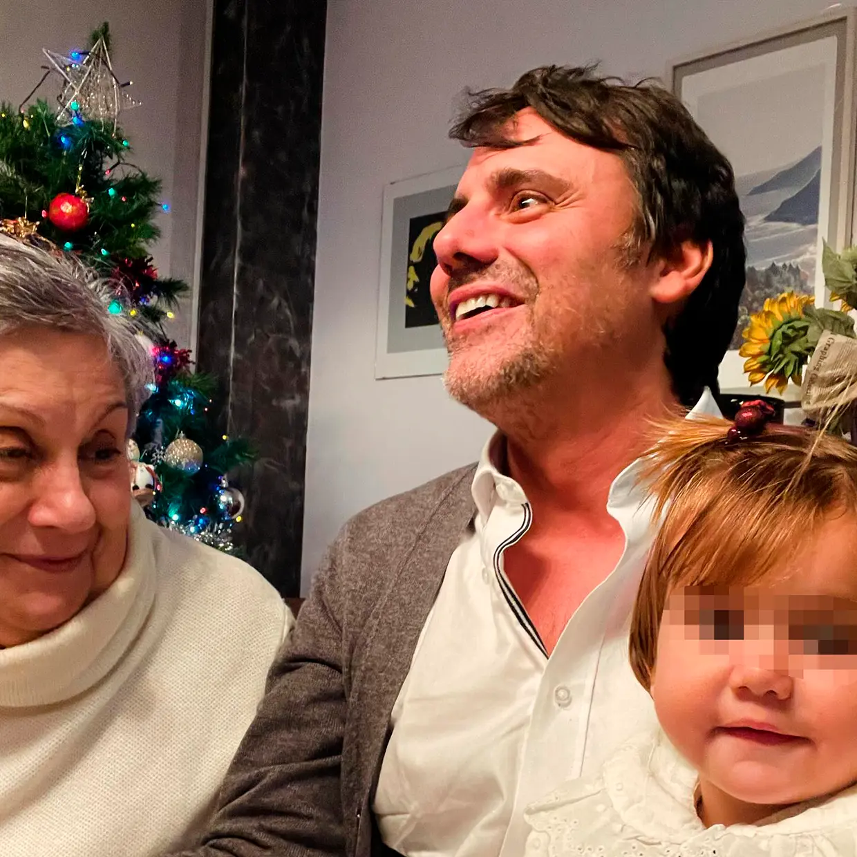 Ion Aramendi junto a su madre y su hija Marieta en Navidad