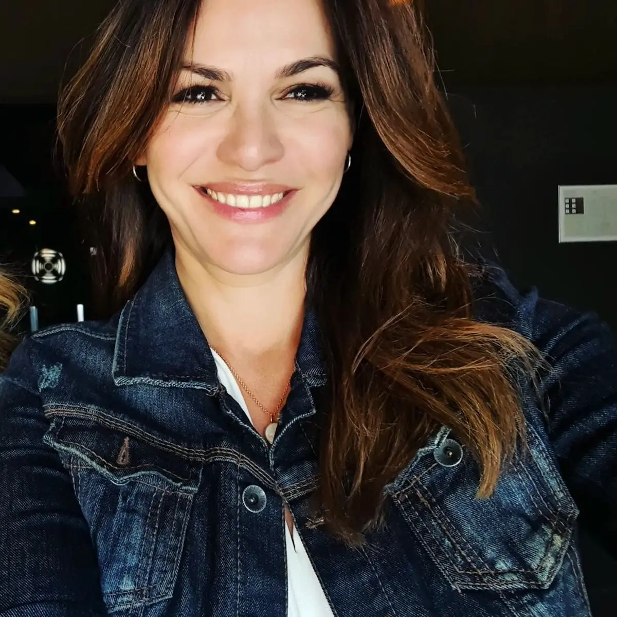 Fabiola Martínez sonriendo