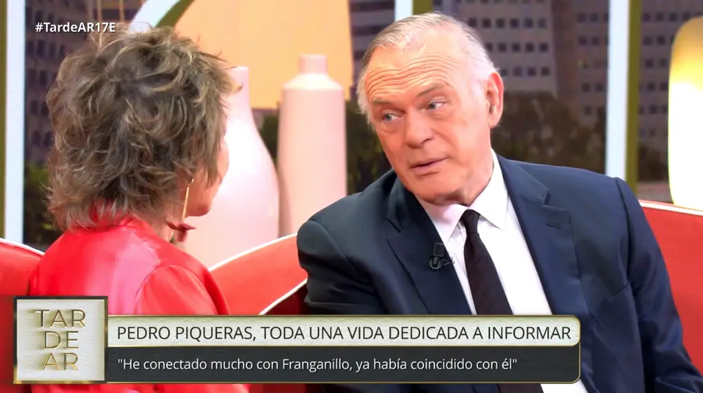 Pedro Piqueras en el plató de 'TardeAR' con Ana Rosa