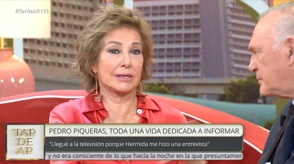 Ana Rosa Quintana en su entrevista a Pedro Piqueras en 'TardeAR'.
