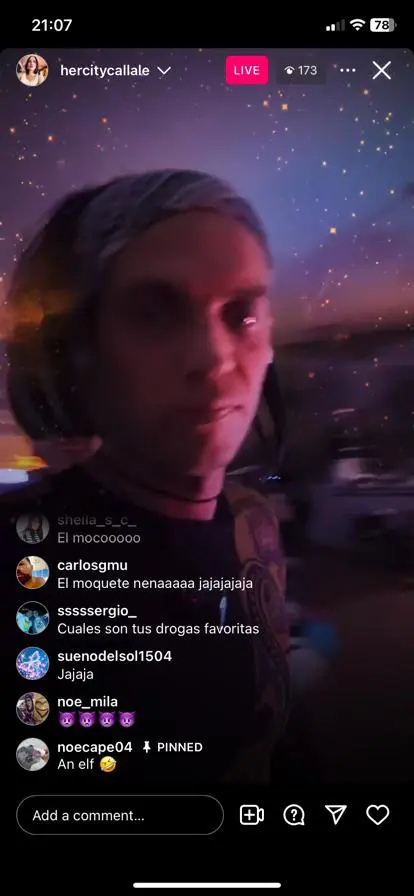 Camilo Blanes en capturas de su directo en Instagram en enero