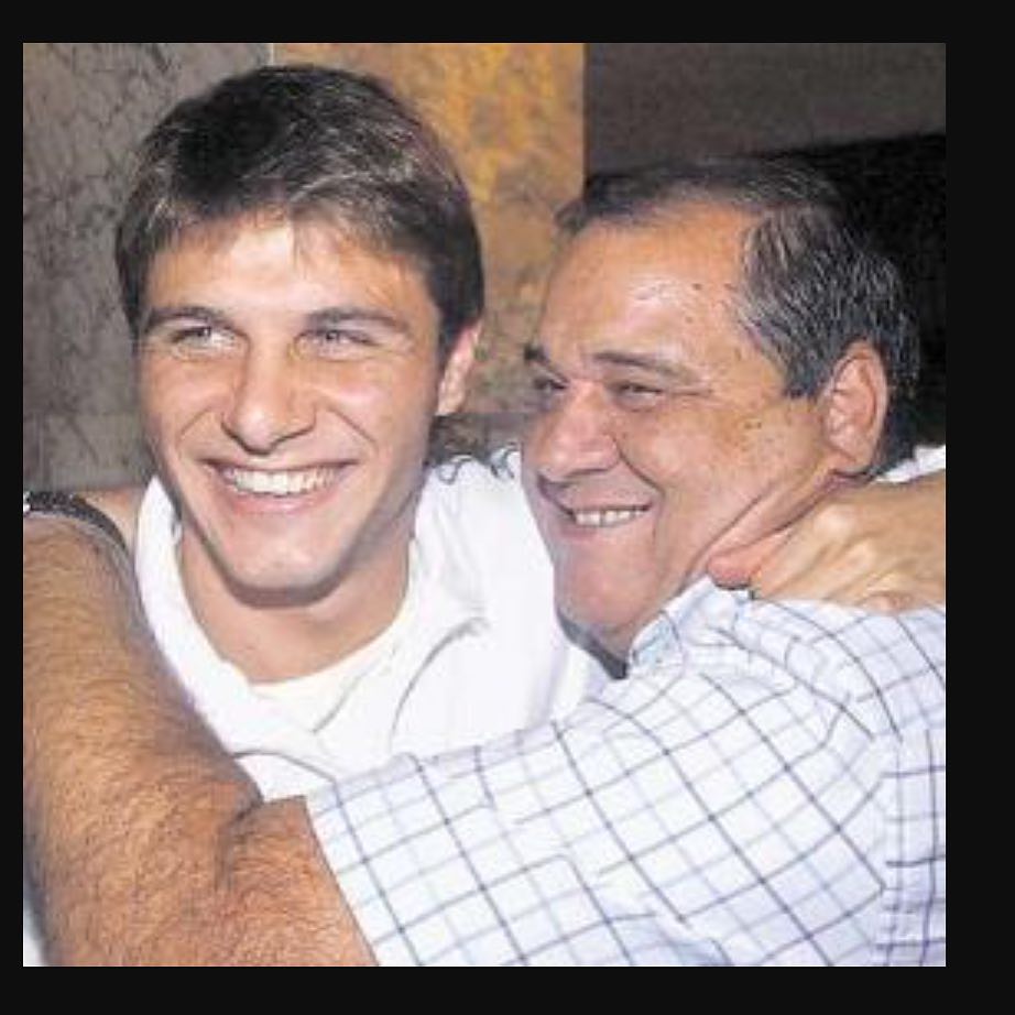 Joaquín Sánchez con su padre en una imagen de redes.