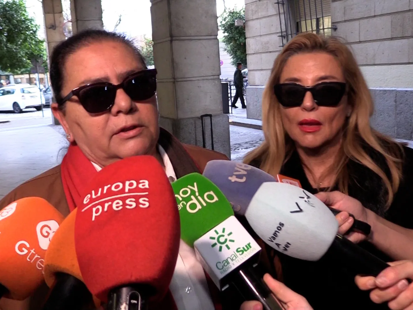 María del Monte e Inma Casal llegan al juzgado para declarar contra Antonio Tejado