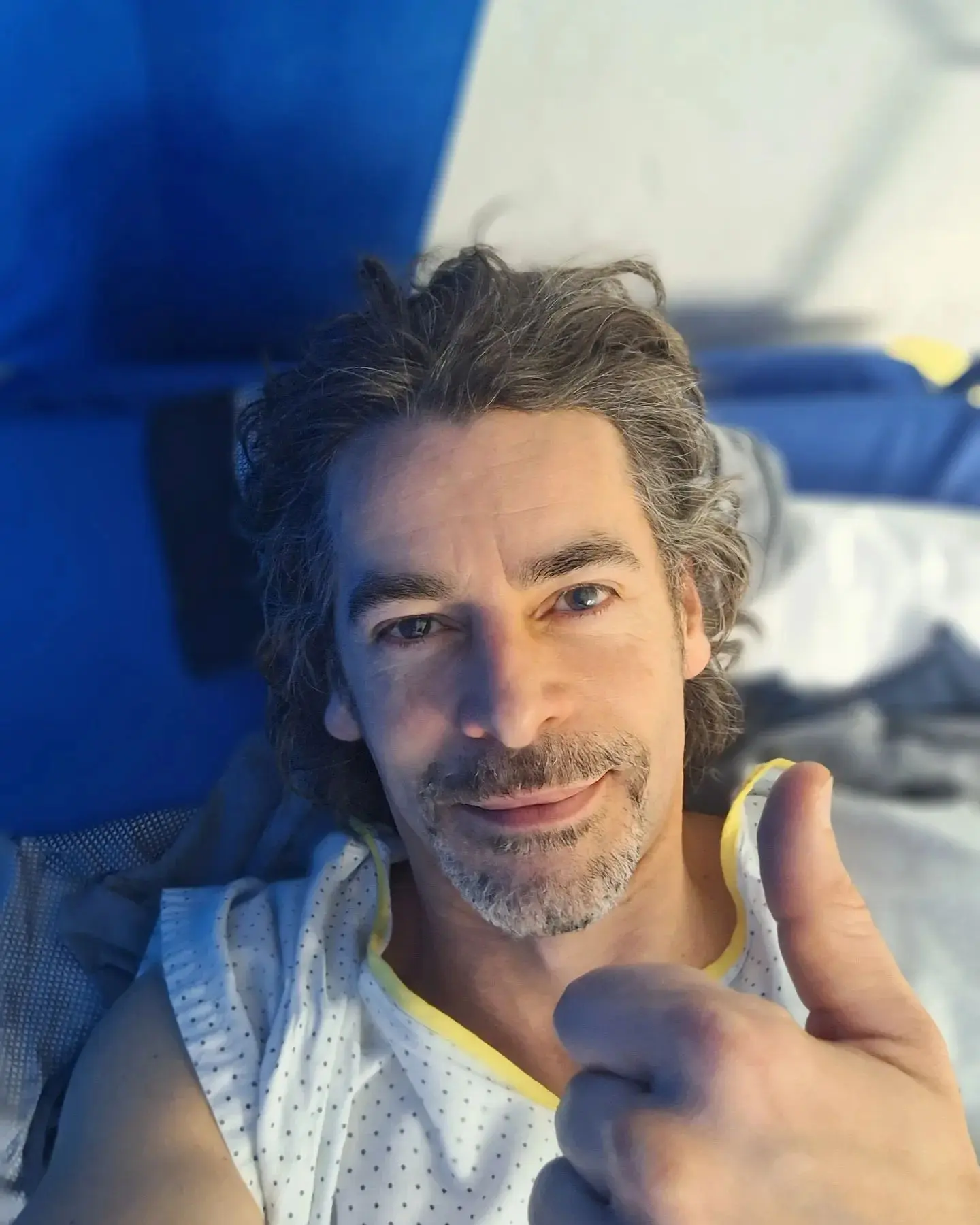 Eduardo Noriega desde el hospital tras su accidente.