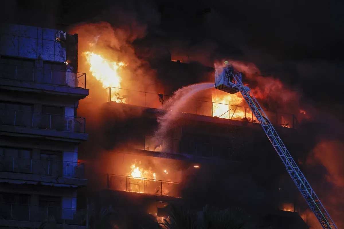 incendio valencia mensajes famosos