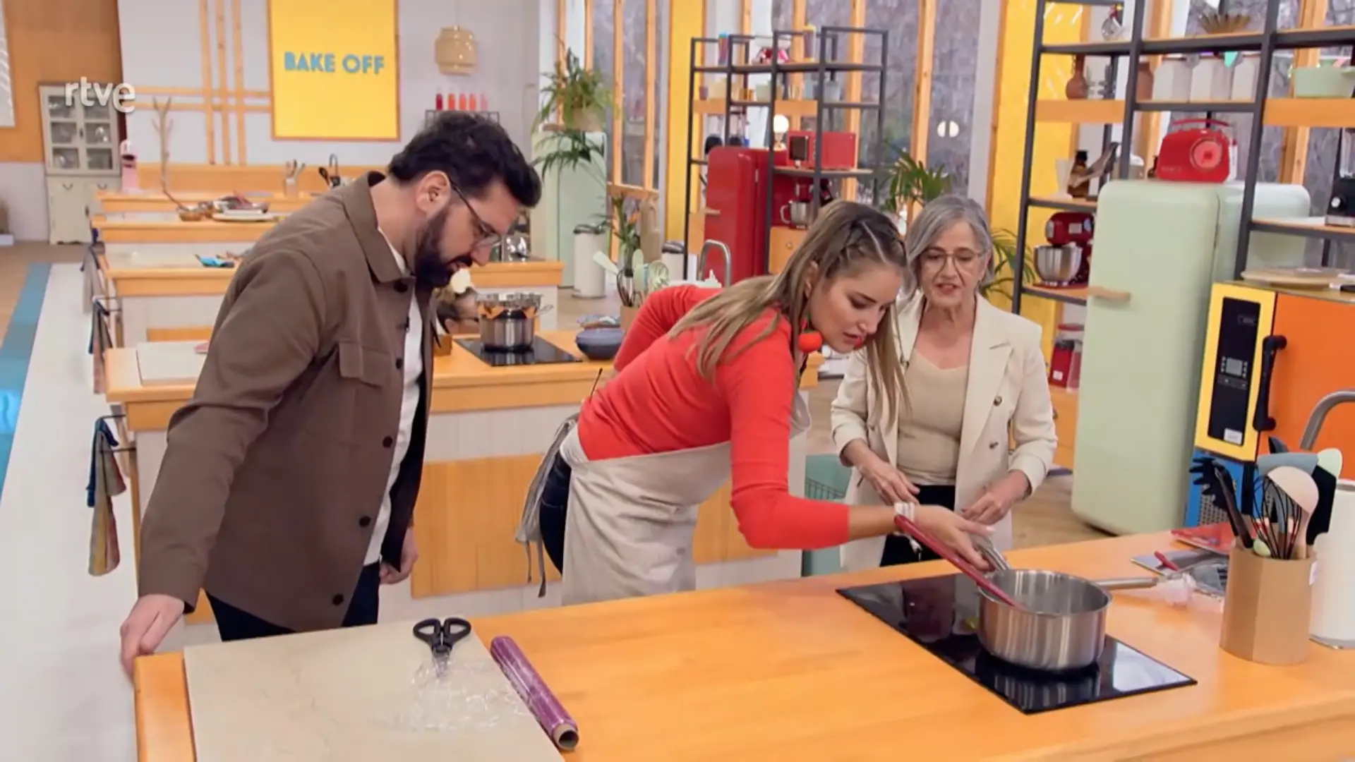 Alba Carrillo habla de Jorge Pérez en 'Bake Off'.