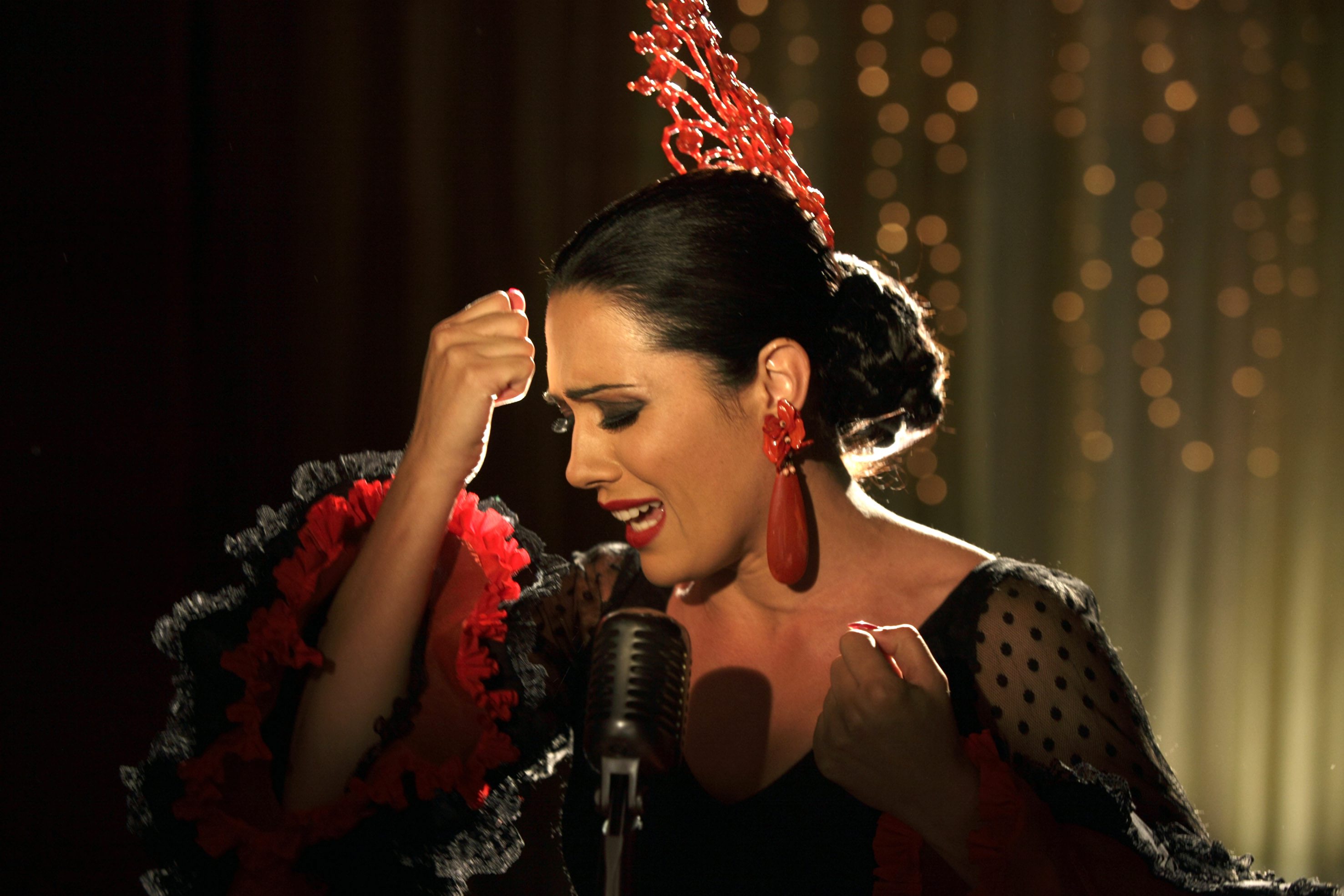 Eva Marciel como Isabel Pantoja en 'Mi gitana'.