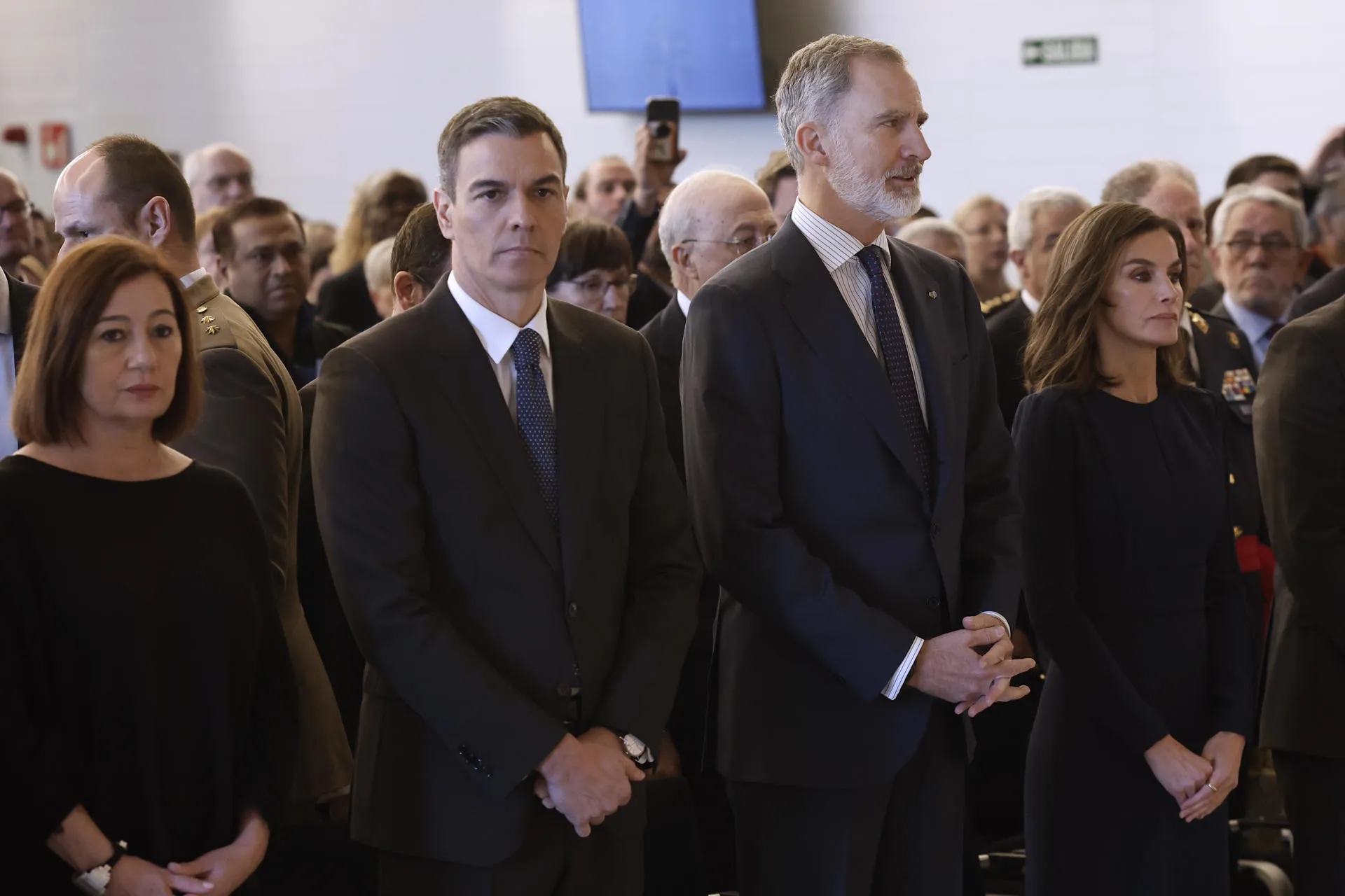 Felipe y Letizia, junto a Pedro Sánchez.