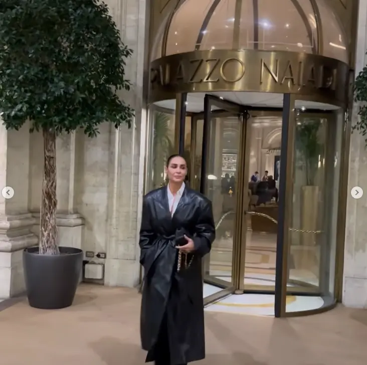 Vicky Martín Berrocal en la puerta de su hotel en Roma