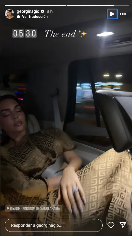 Georgina en un story durmiendo en la limusina