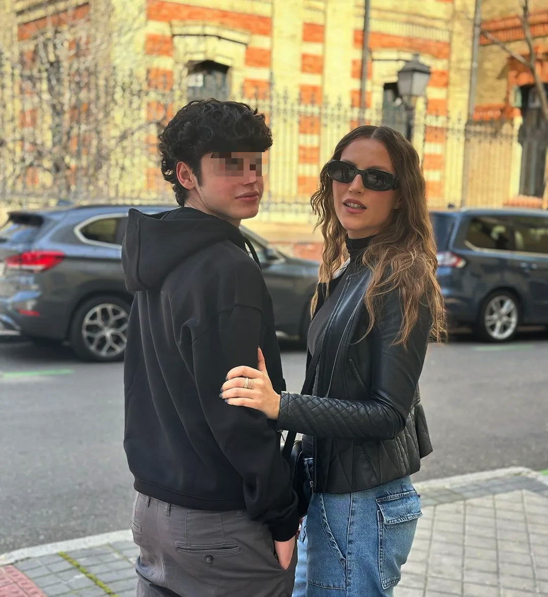 Anna Barrachina y Álvaro, los hijos de Escassi, en una imagen de redes