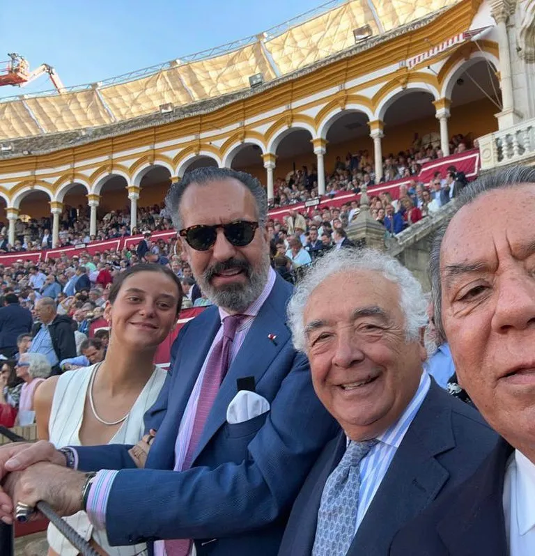 los de rio en los toros con jaime de marichalar y victoria federica