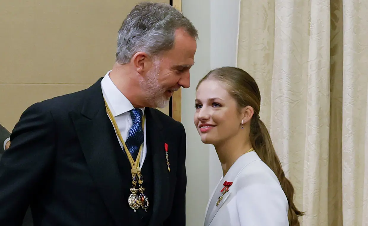 El rey Felipe y la princesa Leonor el día de la jura de la constitución.