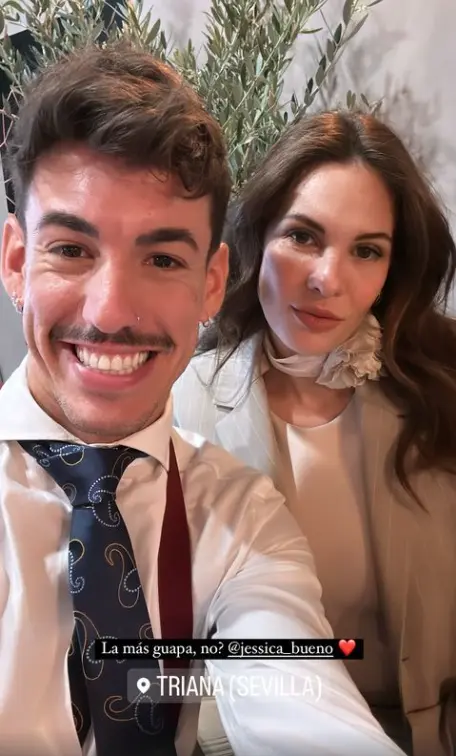 Jessica Bueno y Luitingo, posando sonrientes.