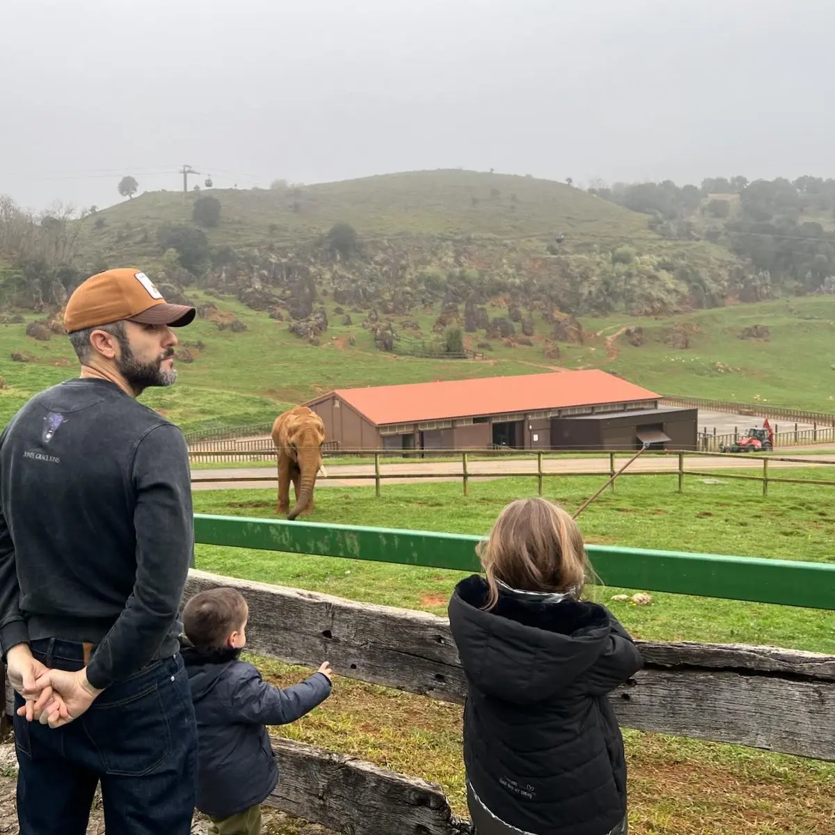 Roberto Leal con sus hijos de vacaciones