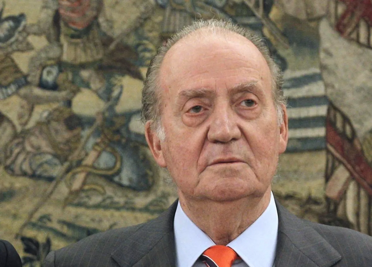 Juan Carlos I con gesto serio